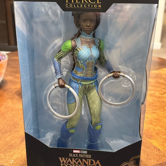 NAKIA WAKANDA FOREVER NRFB MARVEL STUDIOS . TRESH FIERCE COLLECTION